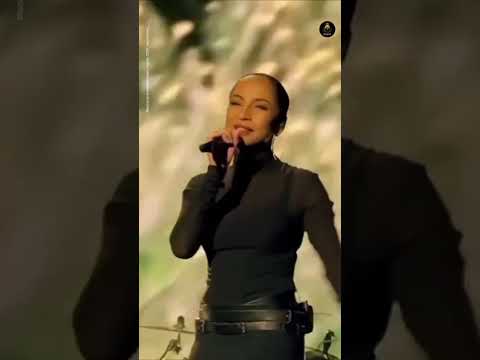 “Kiss of Life” da banda inglesa Sade foi lançada em 1993 (o álbum Love Deluxe é de 1992).