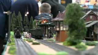 preview picture of video 'LE TRAIN EN MINIATURE. Modélisme ferroviaire à Wasquehal (16-17/02/2013). 1ère partie'