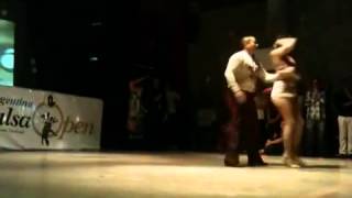 preview picture of video 'SalsaOpen 2013 - Eliminatorias Moron - Belén Montivero y Alejandro Latorre (3er Puesto)'