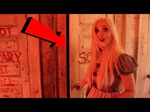 IT Chapter 2 - Haunted House & Carnival Walkthrough Experience | Hollywood 🤡🎈