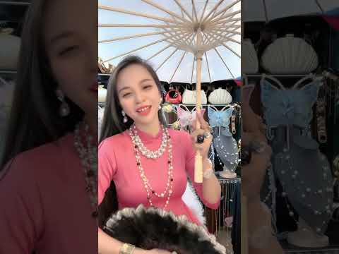 Quạt Gấp Lòng Vũ Trắng - Phụ Kiện Áo Dài Cưới | Mê Áo Dài