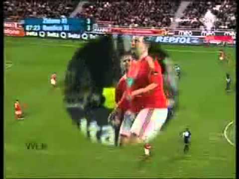 Zidane vs benfica 2011 فارس عوض يضحك من كل قلبه
