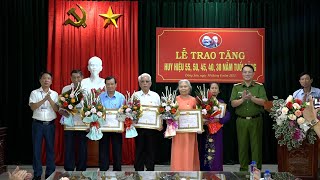 Ban chấp hành Đảng bộ xã Đông Sơn long trọng tổ chức Lễ trao tặng Huy hiệu đảng đợt 2/9/2023