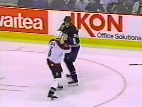 Wade Belak vs Chris McAllister