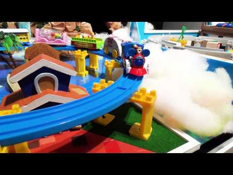 ミッキーマウス&フレンズ サーカスパレード貨車セット走行シーン