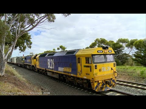 7902V Mildura "Fruit Flyer" Containers - PoathTV Australian Trains & Railways