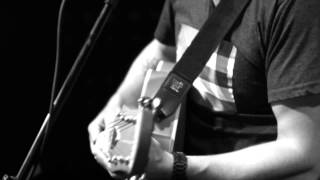 7.0 | MAT McHUGH and The Seperatista Soundsystem - "No one left to blame" | IMAGINE