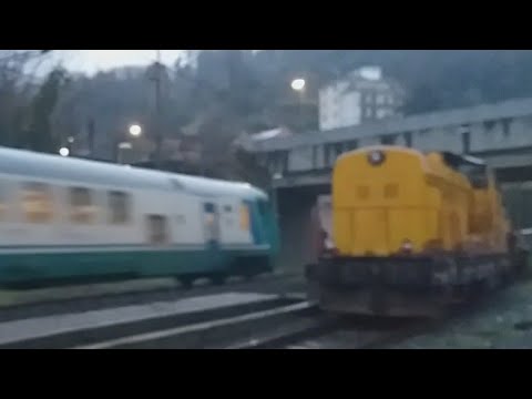 Ldh125 302 treno cantiere + rv uic-x e464 e altri mezzi da lavoro,Mignanego con pioggia e nevischio