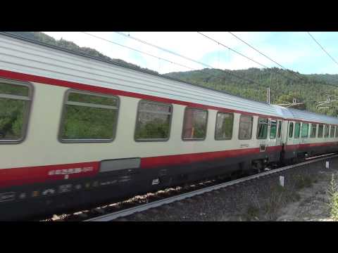 FRECCIABIANCA IN TRANSITO SULLA LINEA LENTA DEI GIOVI. 12 - 7 - 2015.