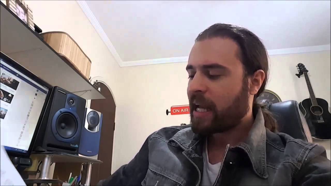 Felipe Neto - O intelectual do peido.