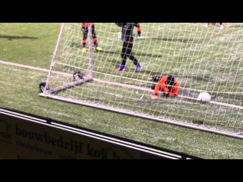 5 februari 2013 VV De Meern E5 - VV De Meern E7 com 10-3 Doelpunt E7 (10-3)