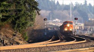 preview picture of video 'BNSF 6021 with a Powder River coal train @ Kalama, Washington 12-9-11'