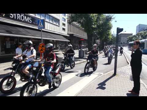 Moppe cruising i Göteborg