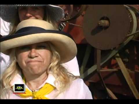 Badia Pavese 10° sagra del Mais 11 settembre 2011 la trebbiatura