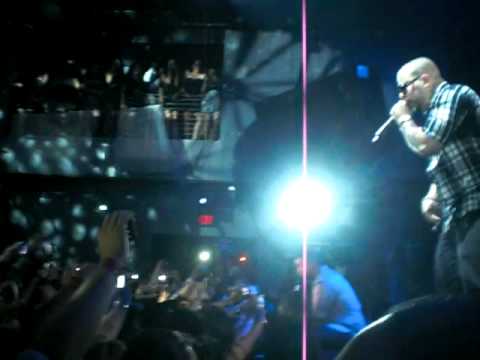 Don Omar y Syko "El Terror" - Huérfano de Amor (En San Francisco)