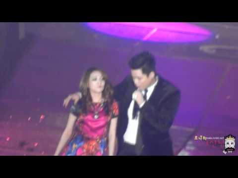 [FANCAM] 111203 YG Family concert - Tell me *Jinusean (DARA ver)