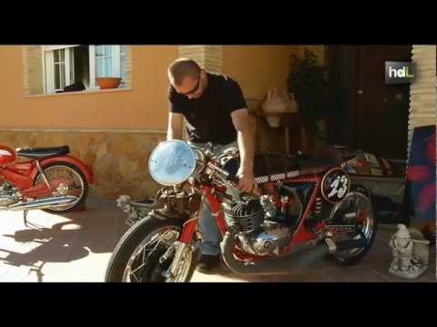 Arte sobre dos ruedas: un almeriense lleva sus motos customizadas artesanalmente por todo el mundo