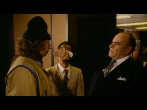 Трейлер фільму «Укол парасолькою»