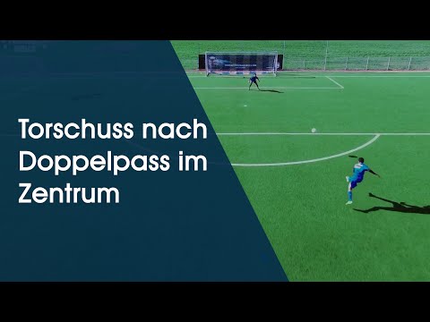 Torschuss nach Doppelpass im Zentrum - Fußballtraining am Deutschen Fußball Internat