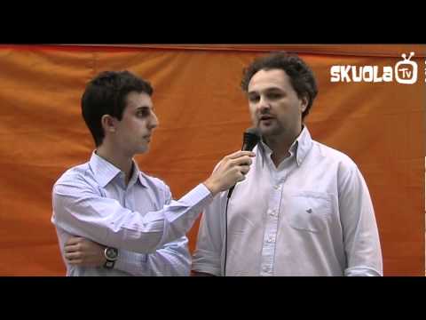 Pica parlava della ragazza e tutti ridevano