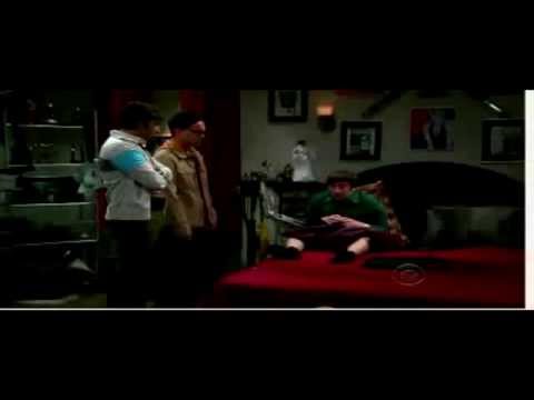 La mano robot - BIG BANG THEORY