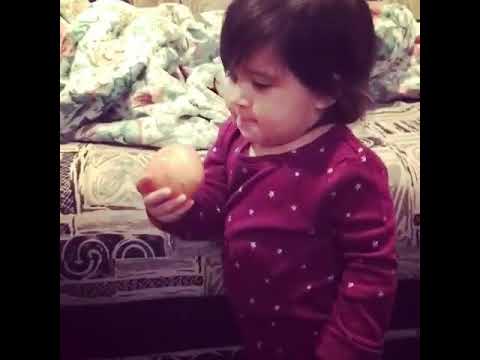 Baby bella trying to say APPLE