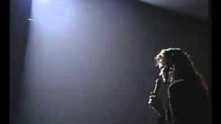 Raindrops Keep Falling on my Head - BJ Thomas - Live