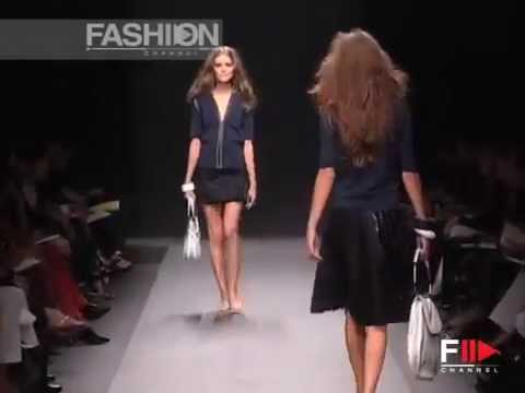 Показ мод Prada. Весна - Лето 2003 / Prada Spring - Summer 2003 Milan 2 of 3 Pret a Porter Woman