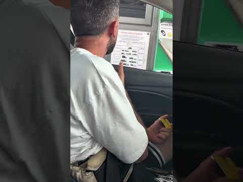 Παραλίγο να παίξω μπουνιές στα διόδια