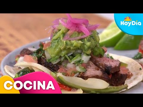Inicia la semana con unas jugosas fajitas de carne asada | Hoy Día | Telemundo