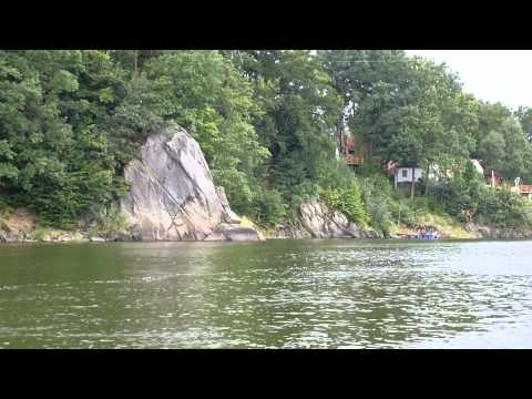 STATKIEM PO JEZIORZE WUDOK NA ZAMFK CZOCHA I TAMĘ