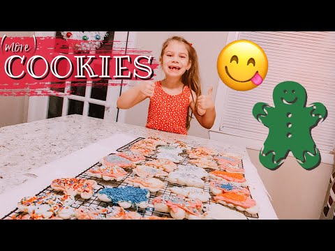 baking and decorating more cookies (this is exhausting lol)