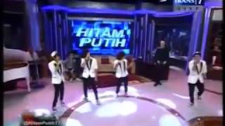 Download lagu Coboy Junior - Ngaca Dulu Deh @ HITAM PUTIH 30 Juli 2013 mp3 Download lagu Coboy Junior - Ngaca Dulu Deh @ HITAM PUTIH 30 Juli 2013 mp3