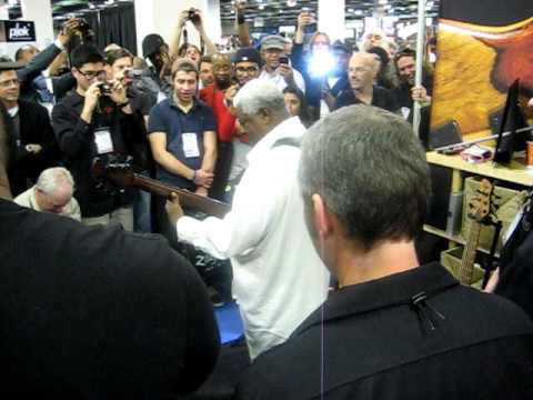 wyn bass Abraham Laboriel namm 2011