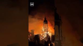 Во Франции обрушилась 43-метровая колокольня - здание пожгли протестующие (видео)