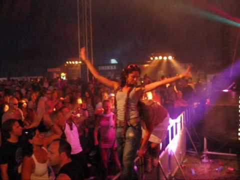 Ernesto vs Bastian @ Free Festival 2010.