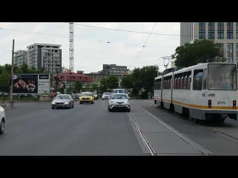 How to turn left at a Bucharest intersection