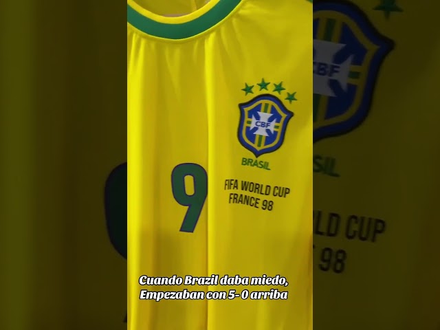 Vídeo relacionado con Brasil Camiseta de fútbol Local Ronaldinho - Niños y Adultos - Equipación de fútbol - Chico - Ropa de Futbol - Talla 164