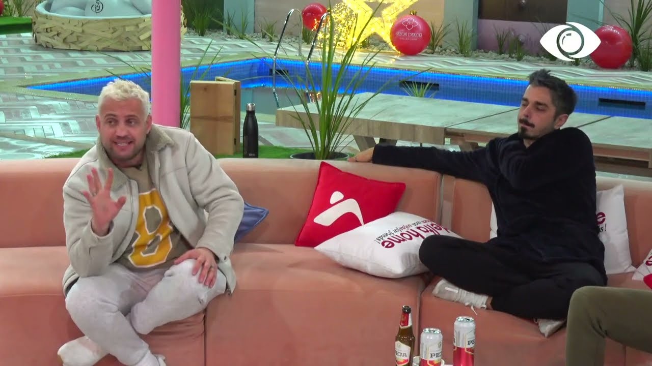 Je moj budalle/Luizi debaton me Efin