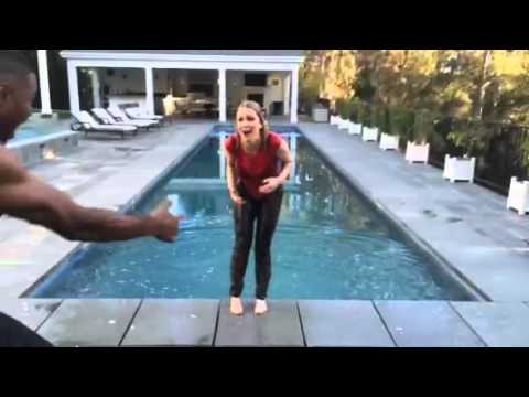 Ice Bucket Challenge for ALS with Carrie Keagan feat. Michael Strahan