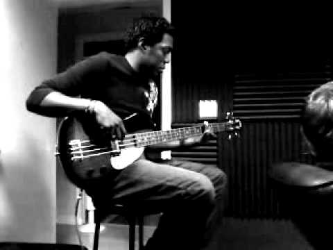 Bass Licks to Dancin Wildly