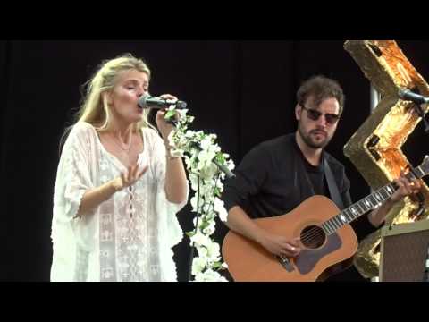 Emma Bale - world untouched @Lokerse Feesten 14-08-2016