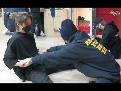 (Minlix) Felix and Minho Stretching | Stray Kids Danceracha