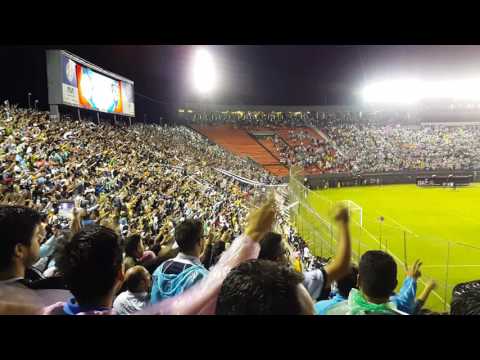 "Olimpia - Independiente del Valle-Copa Libertadores 2017-Recibimiento. Estadio Defensores del Chaco." Barra: La Barra 79 • Club: Olimpia