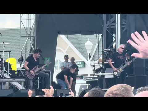 Crossfade Cold live at Boardwalk Rock 2025