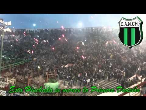 "Esta Hinchada se merece la Primera División" Barra: Los Pibes de Chicago &bull; Club: Nueva Chicago