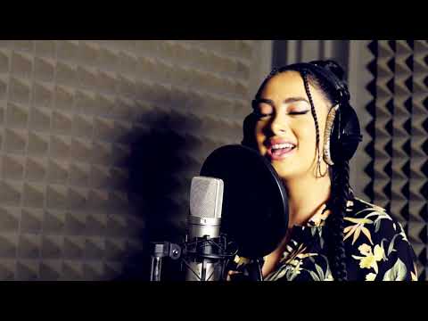 DE CE NU INTRA PE RADIO O ASEMENEA VOCE? SEEYA MAMI! LIKE or DISLIKE?