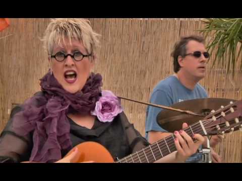 download lagu mp3 mp4 Bea Nyga, download lagu Bea Nyga gratis, unduh video klip Bea Nyga