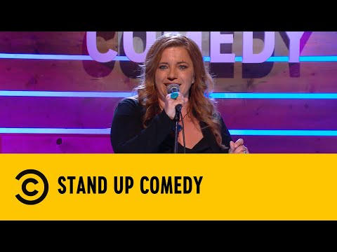 Stand Up Comedy: Torniamo alle radici del corteggiamento - Elena Ascione - Comedy Central