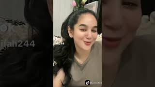 Download lagu Hana Hanifah buka suara disebut selingkuhan artis beristri mp3